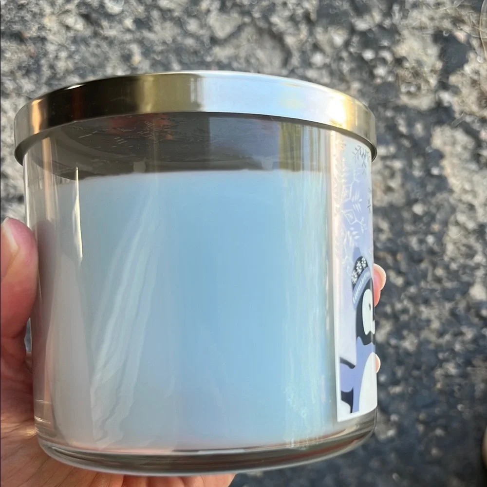 New Bath & Body Works Blue and Silver Candle Frozen Lake - Picture 4 of 10